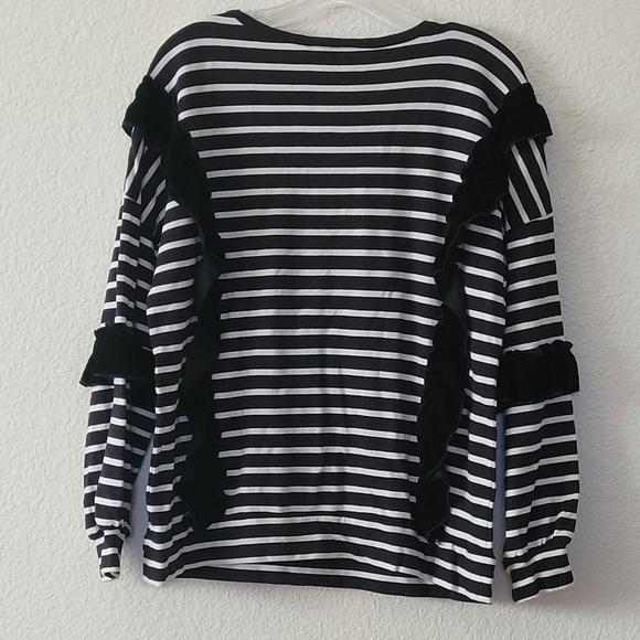 Crown & Ivy Petite Black And White Sweater With Velvet Trim Size Large - Picture 2 of 2